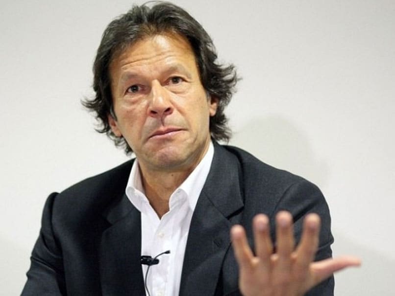 पाकिस्तानका पूर्वप्रधानमन्त्री खानलाई तीन वर्षको जेल सजाय, घरबाटै गिरफ्तार
